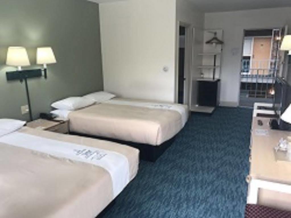 Bluebird Spa City Motor Lodge ซาราโทกาสปริงส์ ภายนอก รูปภาพ
