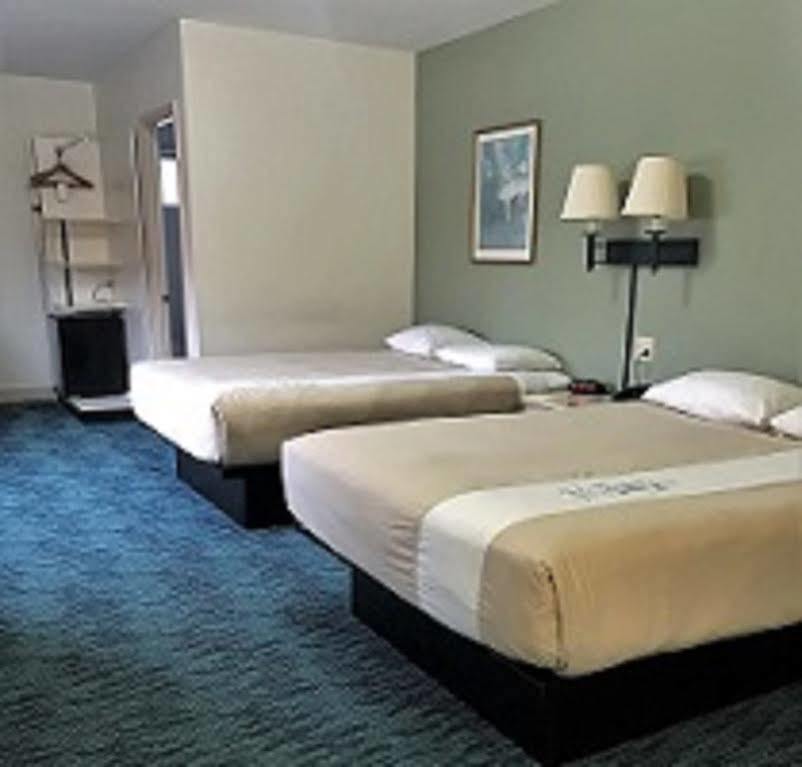 Bluebird Spa City Motor Lodge ซาราโทกาสปริงส์ ภายนอก รูปภาพ